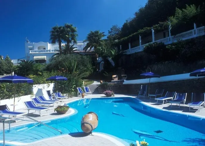 Parco Conte فندق كازاميتْشيولا تيرمي